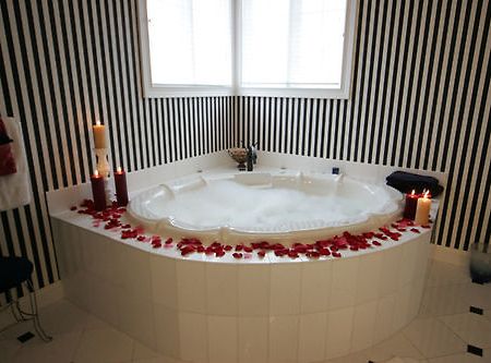 Bertram Inn And Conference Center Aurora 외부 사진