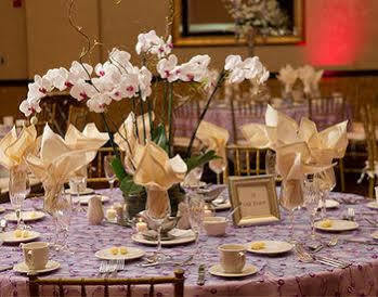 Bertram Inn And Conference Center Aurora 외부 사진
